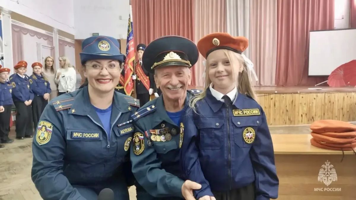 Орловских первоклассников посвятили в кадеты-спасатели Орловских первоклассников посвятили в кадеты-спасатели