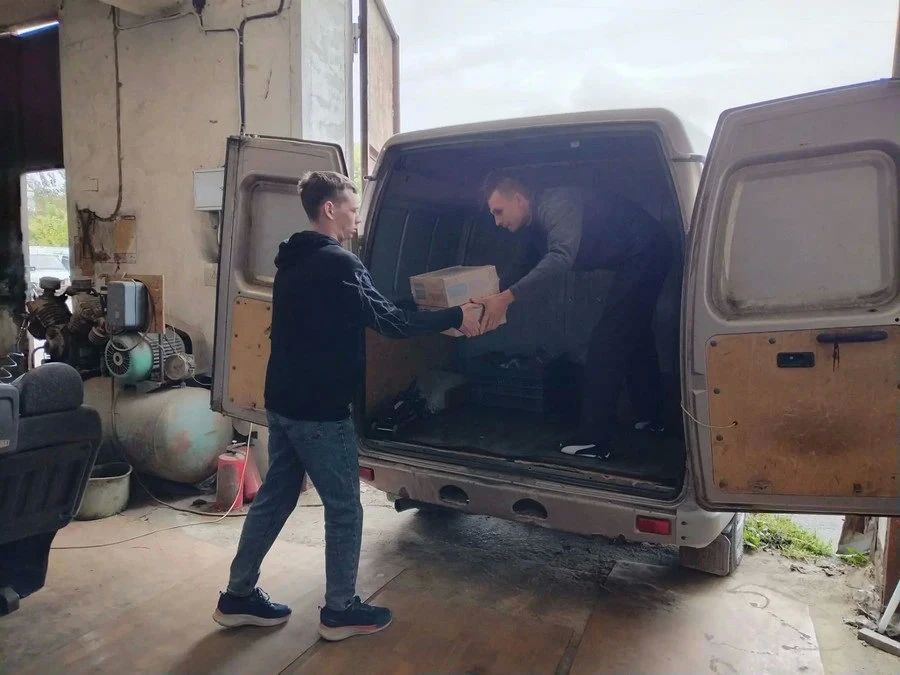 Коллектив орловского вуза отправил в зону СВО тушёнку, сети и окопные свечи Коллектив орловского вуза отправил в зону СВО тушёнку, сети и окопные свечи