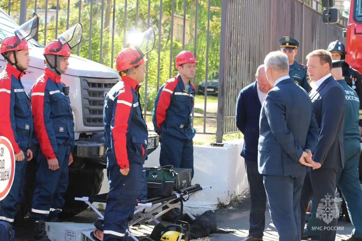 Аварийно-спасательные формирования Орловского округа показали готовность к действиям при ЧС в осенне-зимний период Аварийно-спасательные формирования Орловского округа показали готовность к действиям при ЧС в осенне-зимний период