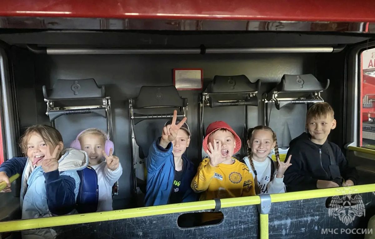 Экскурсия в пожарно-спасательную часть – лучший способ напомнить детям о безопасности Экскурсия в пожарно-спасательную часть – лучший способ напомнить детям о безопасности