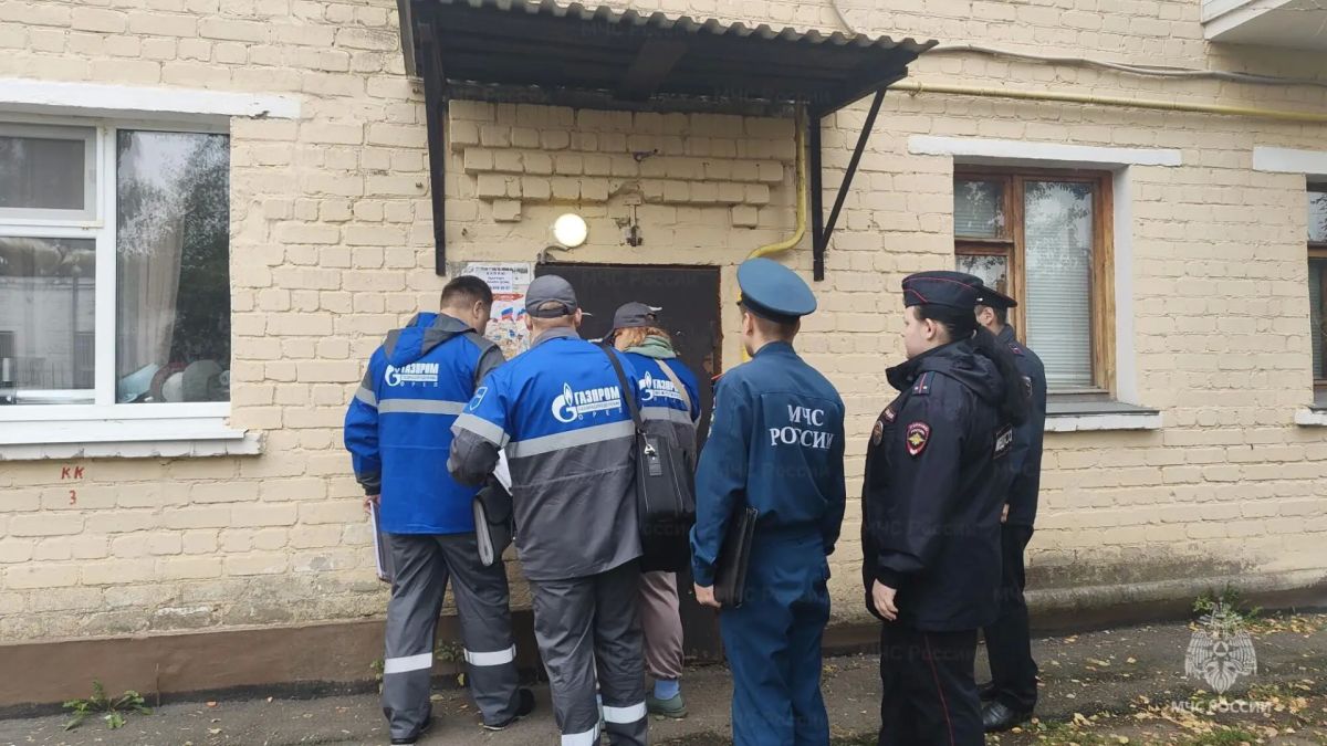 Совместный профилактический рейд провели сотрудники МЧС России и газовой службы Совместный профилактический рейд провели сотрудники МЧС России и газовой службы