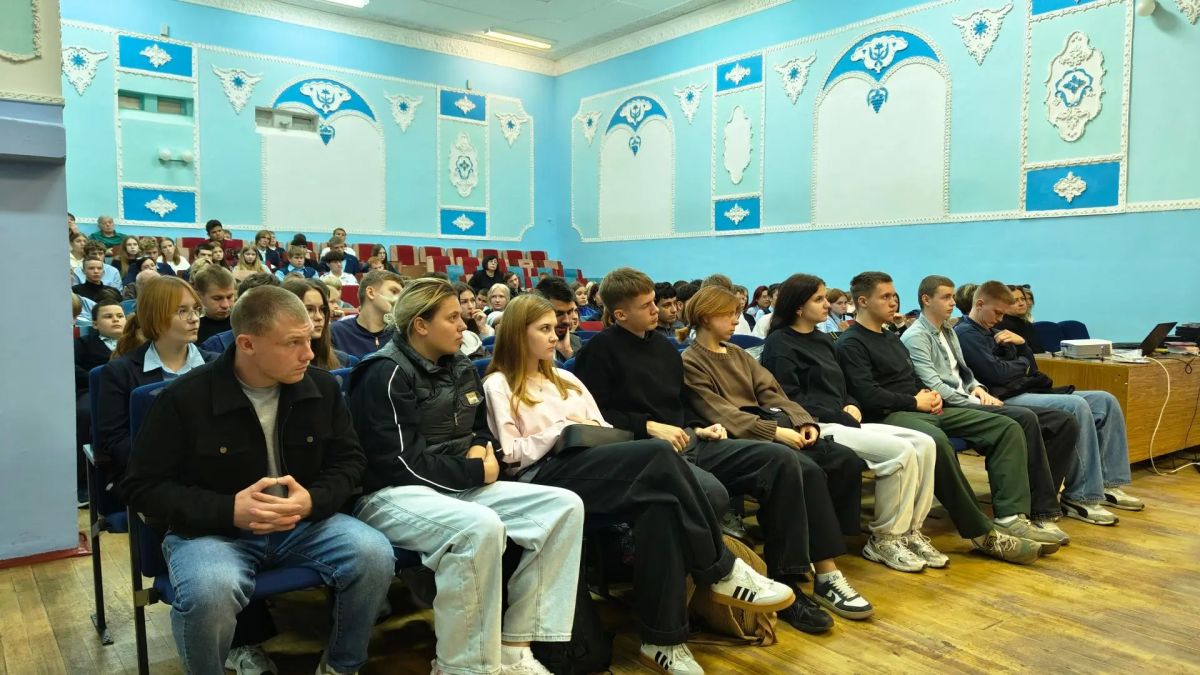 В Орловской области состоялся турнир по мини-футболу среди молодёжных команд В Орловской области состоялся турнир по мини-футболу среди молодёжных команд