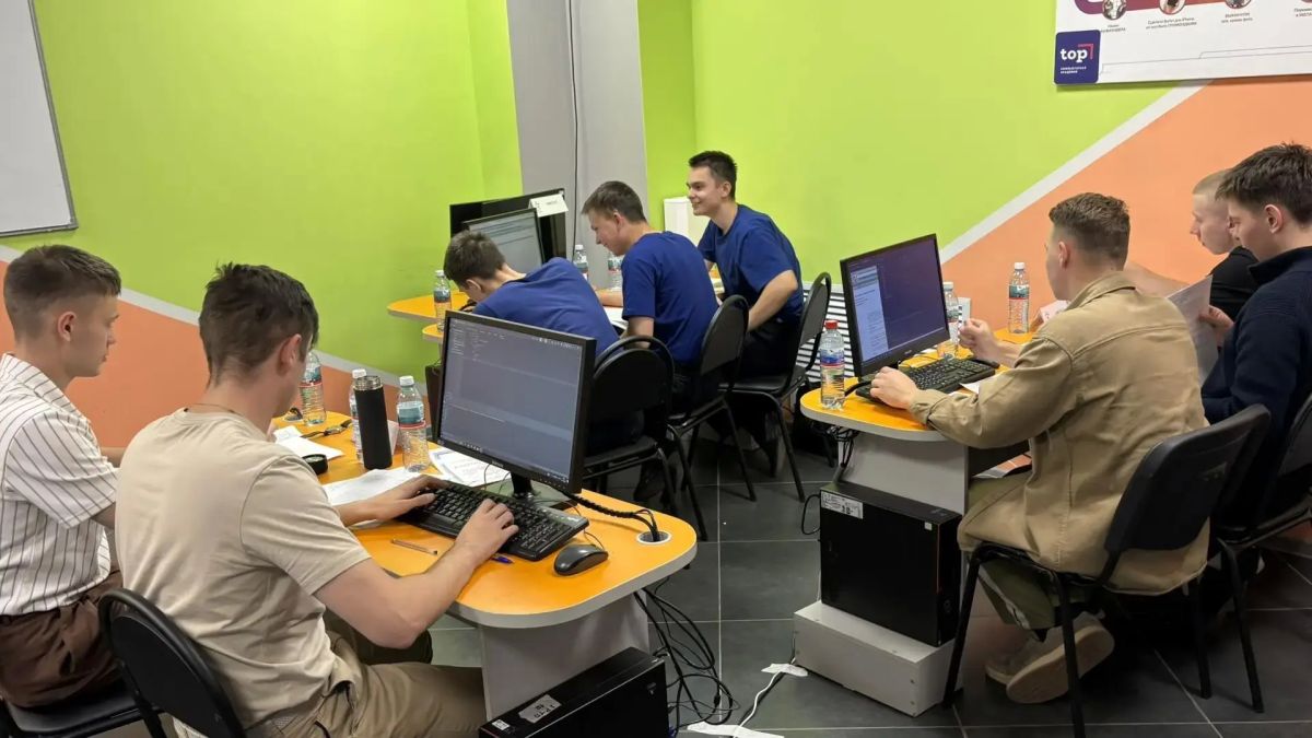 В Орле прошел Чемпионат Орловской области по алгоритмическому программированию В Орле прошел Чемпионат Орловской области по алгоритмическому программированию