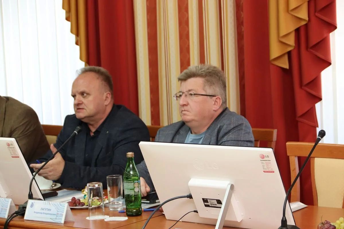 Заместитель председателя Общественной палаты Орловской области Владимир Лагутин и член ОПОО Руслан Петрищев приняли участие в заседании Общественного совета при УФНС России по Орловской области Заместитель председателя Общественной палаты Орловской области Владимир Лагутин и член ОПОО Руслан Петрищев приняли участие в заседании Общественного совета при УФНС России по Орловской области