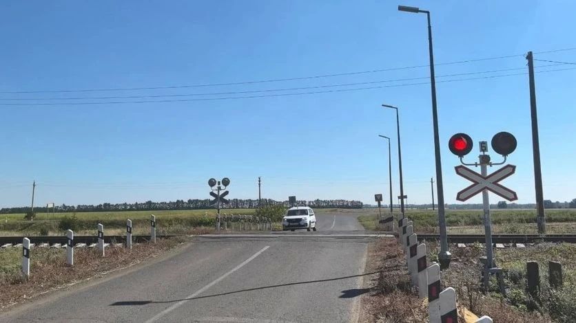 В Малоархангельском районе временно закрыт железнодорожный переезд
