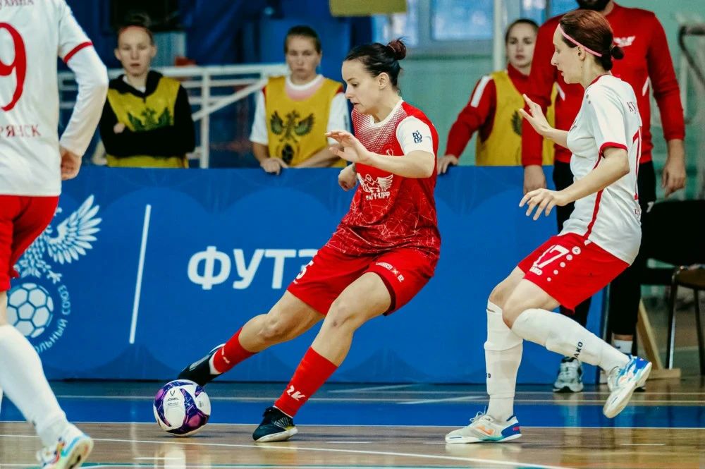 Орловчанки поднялись на вторую строку чемпионата России по футзалу среди женщин Орловчанки поднялись на вторую строку чемпионата России по футзалу среди женщин
