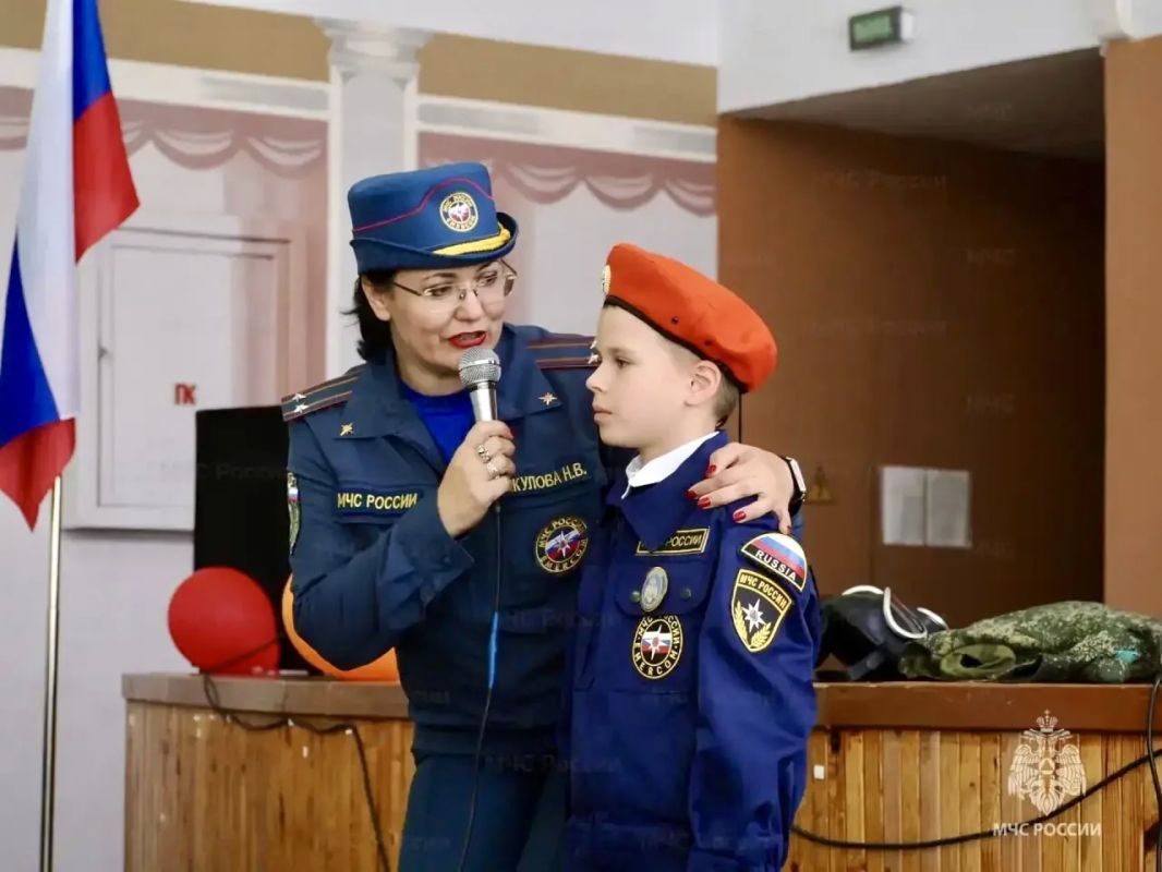 Орловским школьникам напомнили, как действовать в чрезвычайных ситуациях Орловским школьникам напомнили, как действовать в чрезвычайных ситуациях