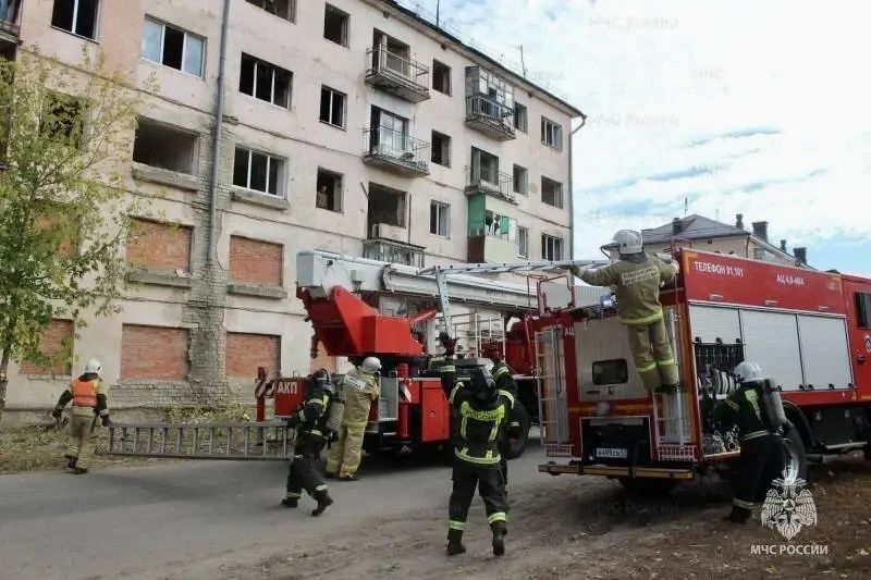 В Орле отработали действия экстренных служб при крупной чрезвычайной ситуации В Орле отработали действия экстренных служб при крупной чрезвычайной ситуации