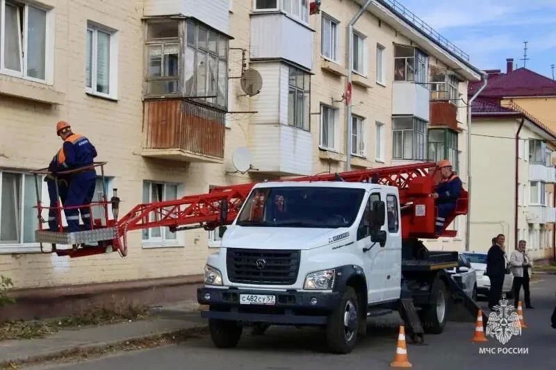 В Орле отработали действия экстренных служб при крупной чрезвычайной ситуации В Орле отработали действия экстренных служб при крупной чрезвычайной ситуации