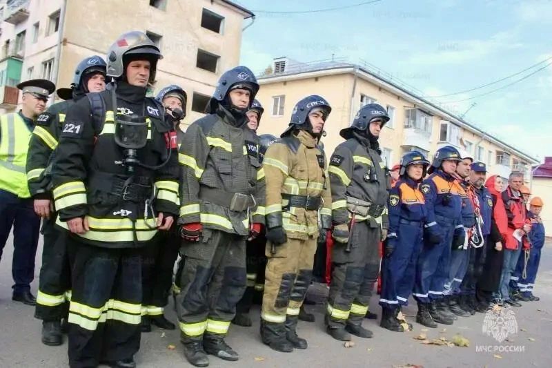 В Орле отработали действия экстренных служб при крупной чрезвычайной ситуации В Орле отработали действия экстренных служб при крупной чрезвычайной ситуации