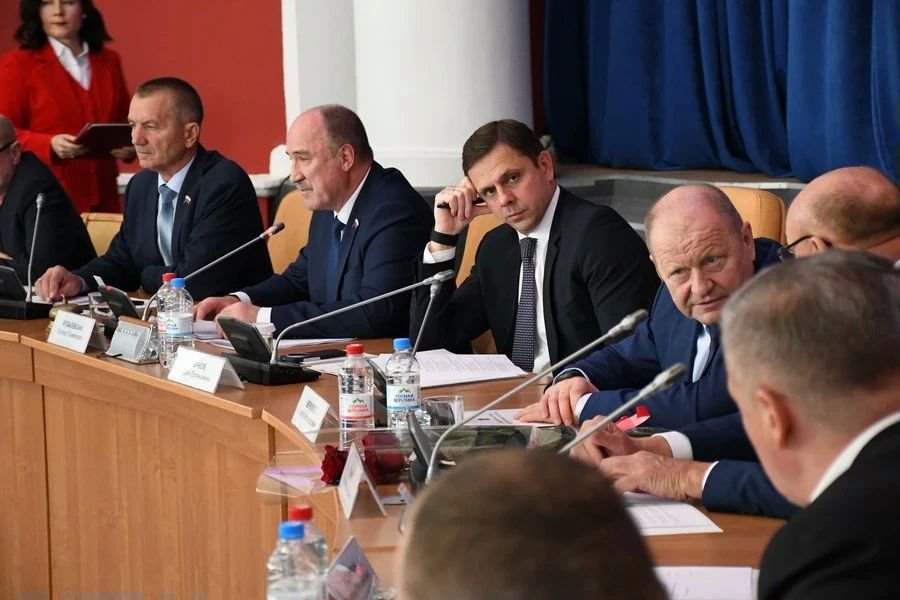 Депутаты Орловского облсовета распределили посты в региональном парламенте Депутаты Орловского облсовета распределили посты в региональном парламенте
