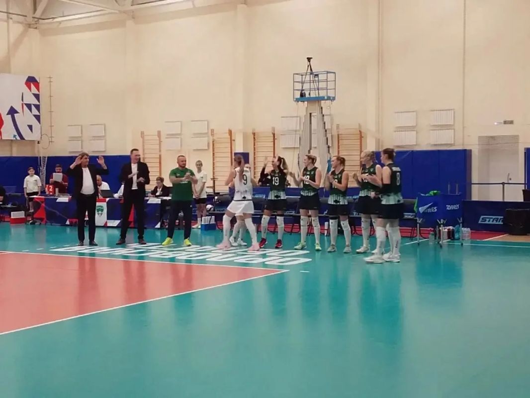 Женский волейбольный клуб «Орёл» одержал уверенную победу над командой из Таганрога Женский волейбольный клуб «Орёл» одержал уверенную победу над командой из Таганрога