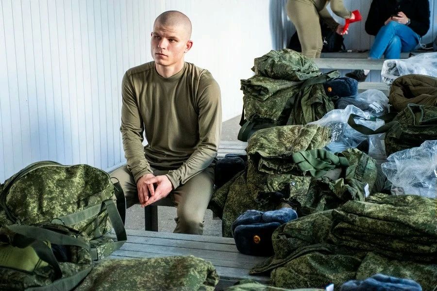Первые 20 орловских призывников отправились на службу в рамках осеннего призыва Первые 20 орловских призывников отправились на службу в рамках осеннего призыва