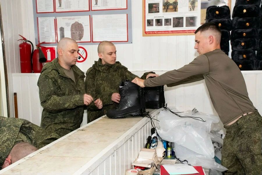 Первые 20 орловских призывников отправились на службу в рамках осеннего призыва Первые 20 орловских призывников отправились на службу в рамках осеннего призыва