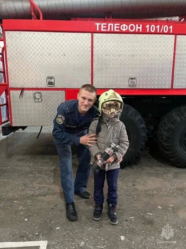 Двери пожарно-спасательных частей Орловщины открыты для любознательных гостей Двери пожарно-спасательных частей Орловщины открыты для любознательных гостей