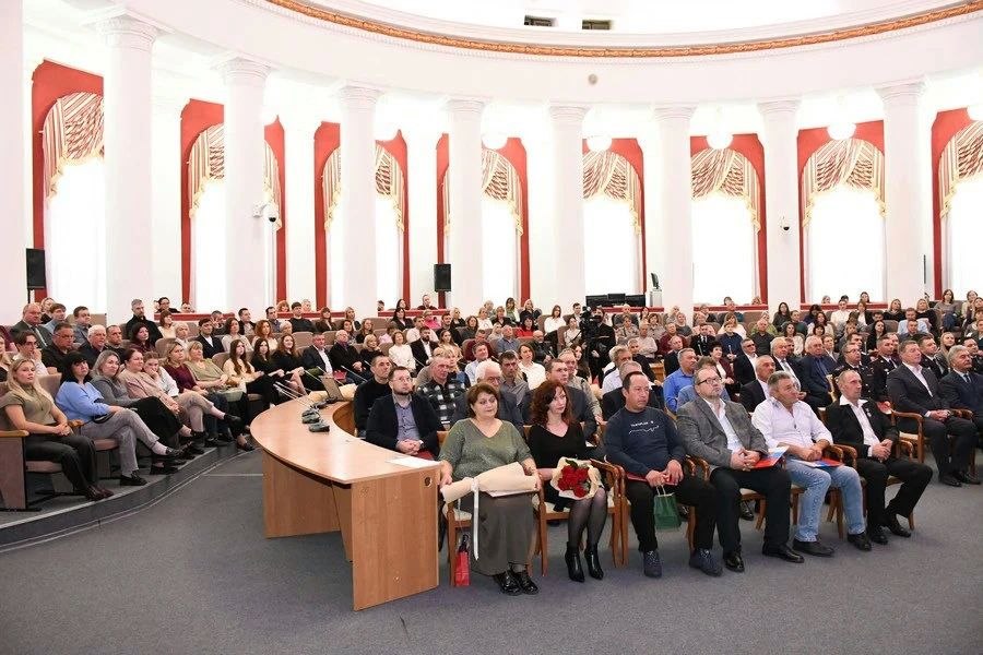 Знаете ли вы, что в нашем регионе с 2018 года отремонтировано 1700 километров дорог и это равно расстоянию от Орла до Берлина? Знаете ли вы, что в нашем регионе с 2018 года отремонтировано 1700 километров дорог и это равно расстоянию от Орла до Берлина?
