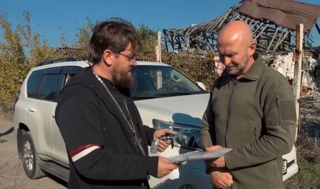 Митрополит Орловский и Болховский Тихон передал зону СВО медицинской роте свой внедорожник Митрополит Орловский и Болховский Тихон передал зону СВО медицинской роте свой внедорожник