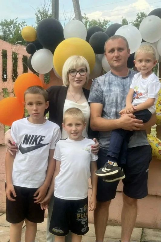 Многодетная семья из Залегощи собрала 15 килограммов желудей, чтобы сохранить лес Многодетная семья из Залегощи собрала 15 килограммов желудей, чтобы сохранить лес
