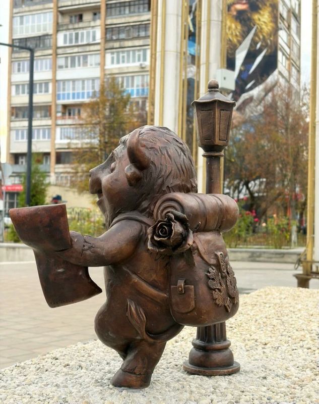 В Орле установили первых бронзовых зубрят В Орле установили первых бронзовых зубрят