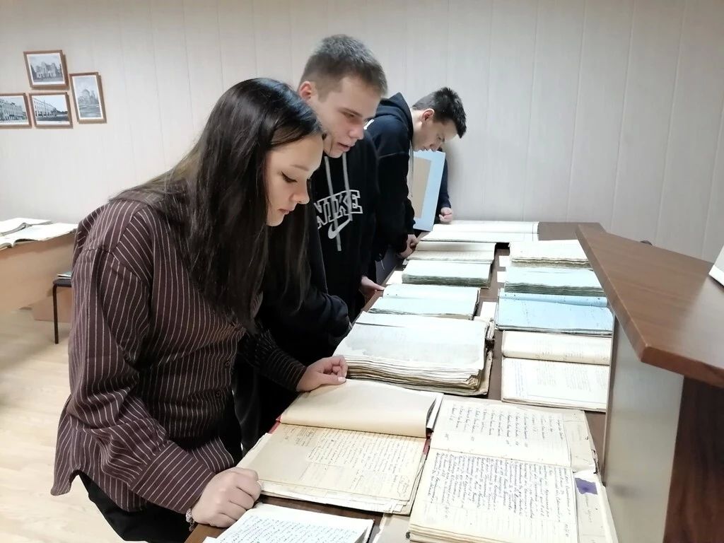 15 октября для студентов 1 курса кафедры теологии, религиоведения и культурных аспектов национальной безопасности Юридического института ОГУ имени И. С. Тургенева проведена экскурсия о составе и содержании документов... 15 октября для студентов 1 курса кафедры теологии, религиоведения и культурных аспектов национальной безопасности Юридического института ОГУ имени И. С. Тургенева проведена экскурсия о составе и содержании документов...