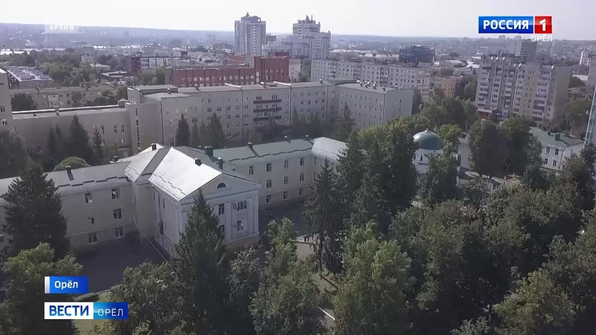 Орел справляется с последствиями ракетного удара по предприятию