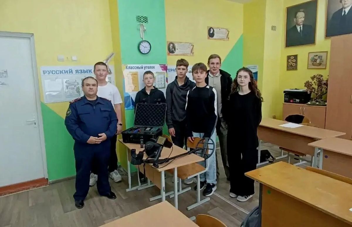 Сотрудники следственного управления проводят занятия для кадет Сотрудники следственного управления проводят занятия для кадет