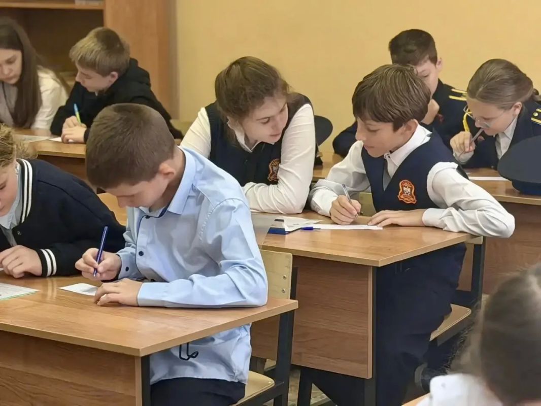 В Орле подвели итоги городской олимпиады «Знатоки ПДД» В Орле подвели итоги городской олимпиады «Знатоки ПДД»