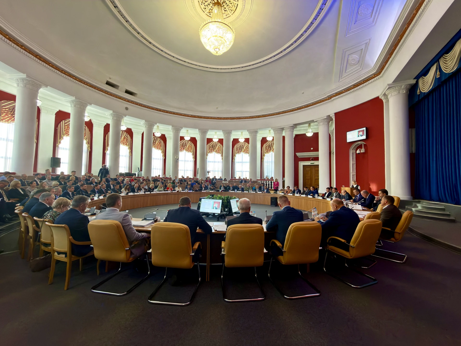 Сегодня единогласно орловские парламентарии поддержали проект бюджета на 2026 год в первом чтении