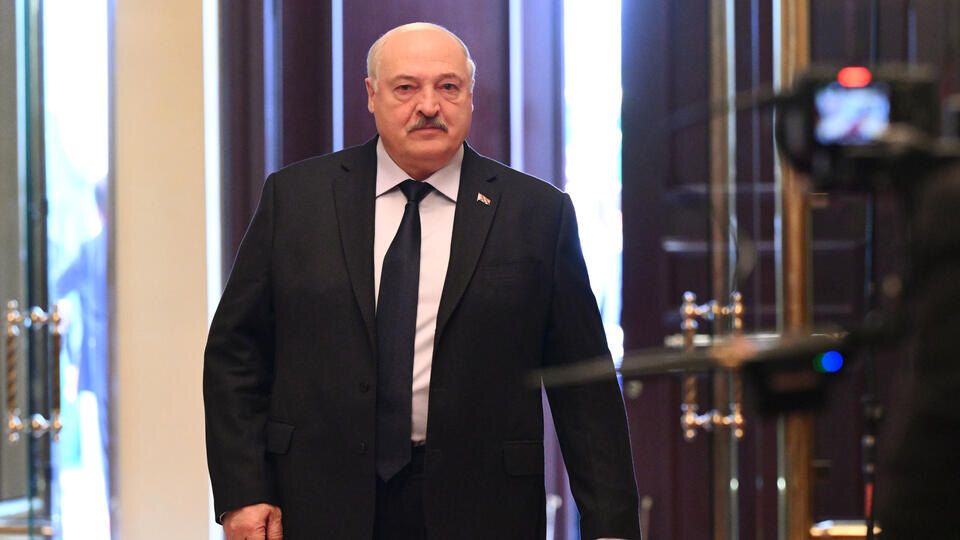 Лукашенко укрепляет союз: равные права граждан Беларуси и России получили официальный статус