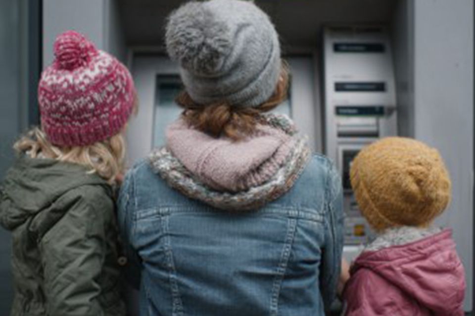 Изменения в выплатах пособий и пенсий в ноябре 2025 года