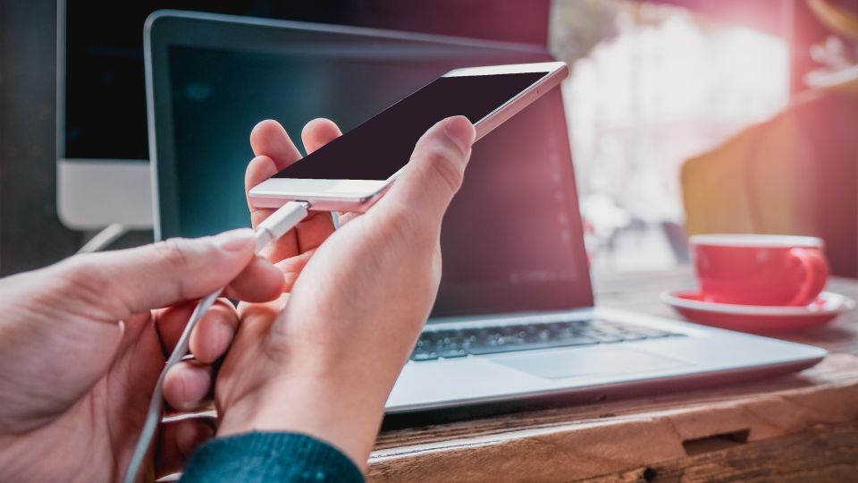 Эту функцию на телефоне нужно отключать на ночь: правилом пренебрегают 99% россиян