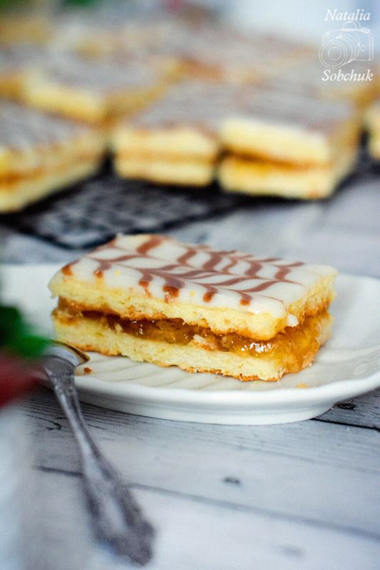 Песочное пирожное 'Школьное': незабываемый вкус детства