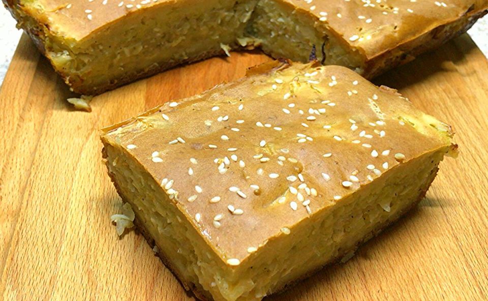 Пирог на кефире с капустой: быстрое и вкусное угощение для любого стола