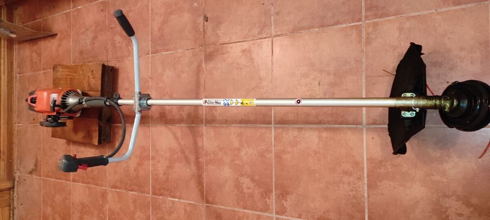 Как просто и стильно организовать хранение бензокосы в вашем подвале