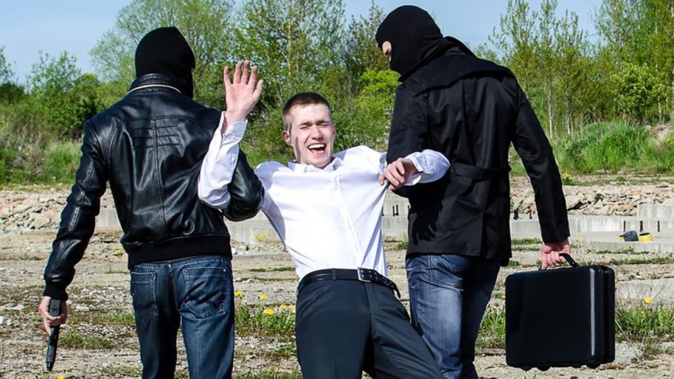 Встреча с черными коллекторами: как защитить себя от психологического давления?