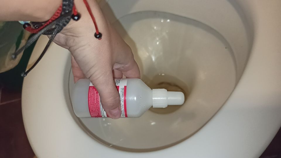 Эффективные способы очищения унитаза: как избавиться от стойких загрязнений