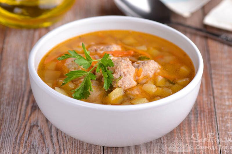 Быстрый и вкусный суп с фрикадельками: идеальный вариант для ужина