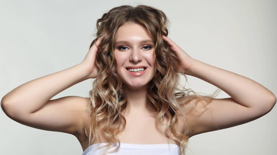 Заменит и плойку, и бигуди: дуршлагу нашлось неожиданное применение