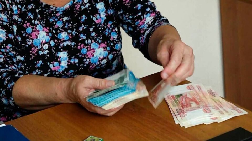 Ошибки социальных служб: женщина добилась справедливости после двухлетнего ожидания пенсионных выплат