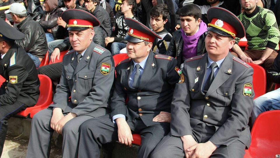 Таджикистан открывает представительство полиции в России: что это значит для мигрантов?