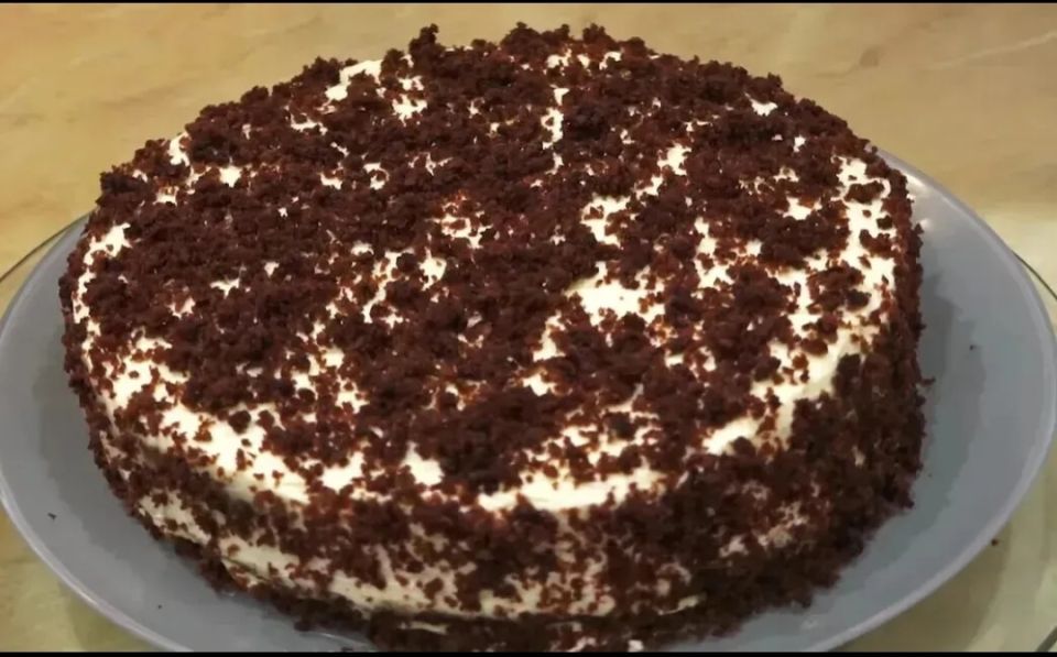Удивительный торт без лишних хлопот: как приготовить легендарный десерт в три стакана
