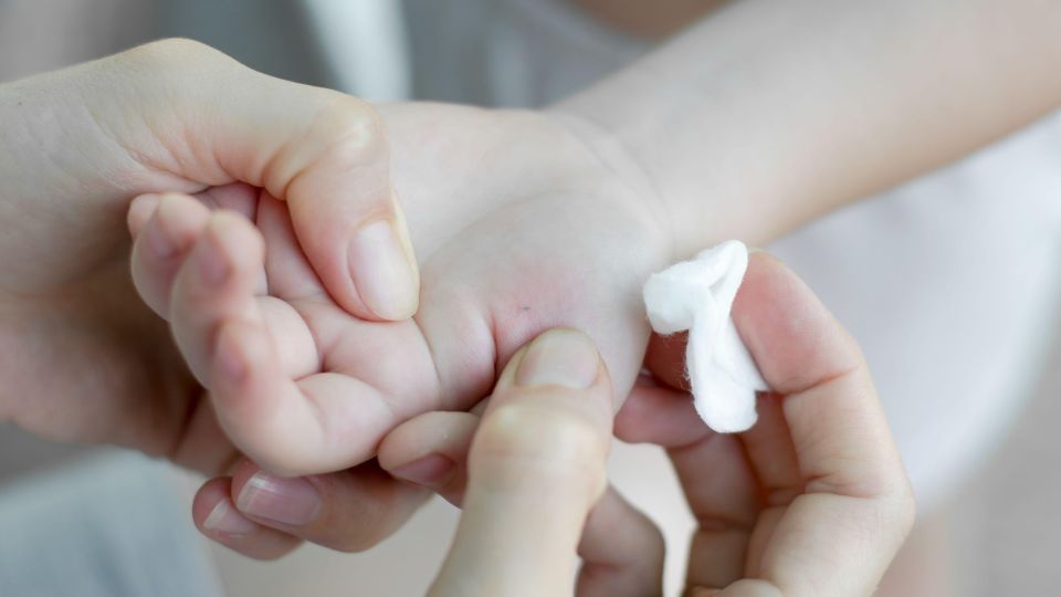 Ни за что не вынимайте так занозу: есть только один правильный способ