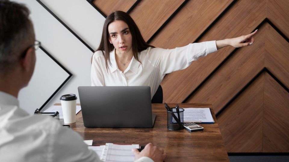 Как обеденный перерыв может стать причиной увольнения: новейшие судебные прецеденты