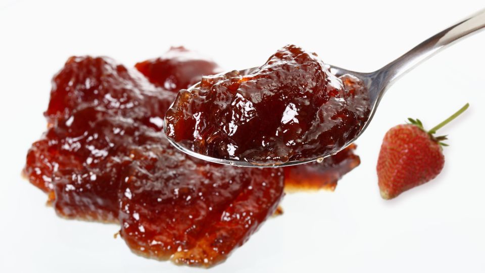 Почему варенье из перезрелых ягод лучше переварить, чем недоварить, знает шеф