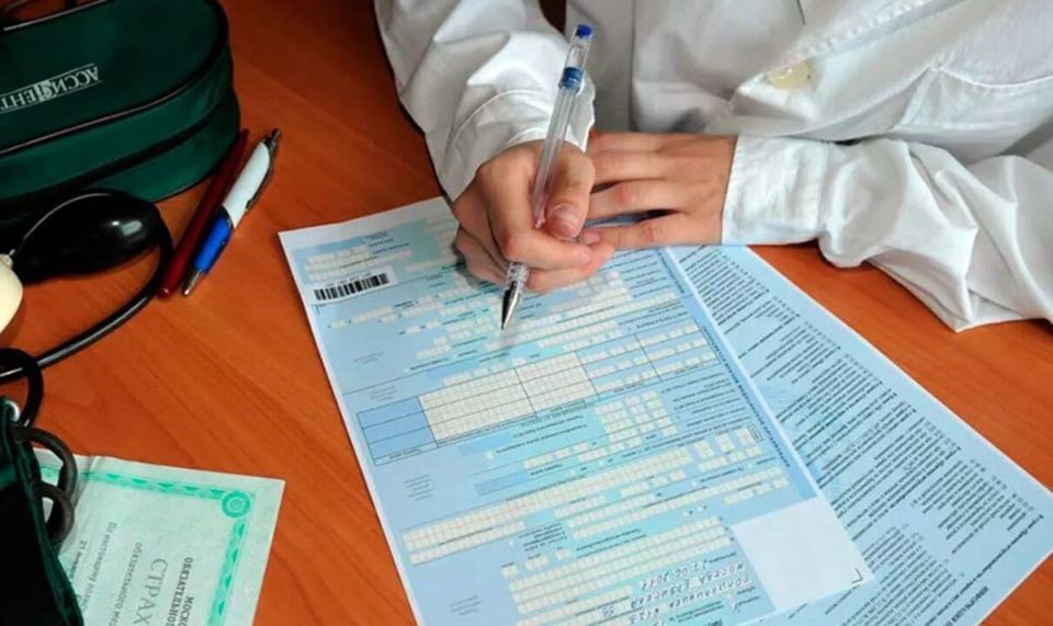 Что делать, если частые больничные угрожают вашей работе: важные советы