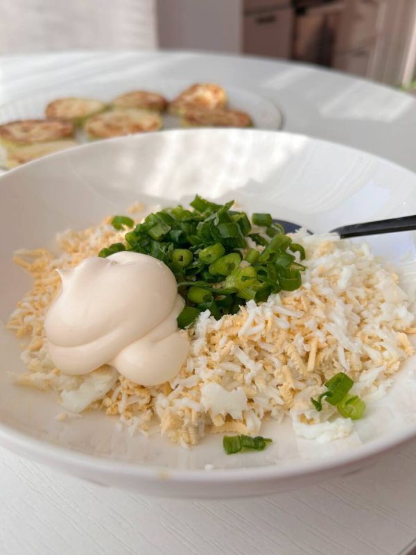 Кабачки с яйцом и зеленым луком: освежающий взгляд на любимое блюдо