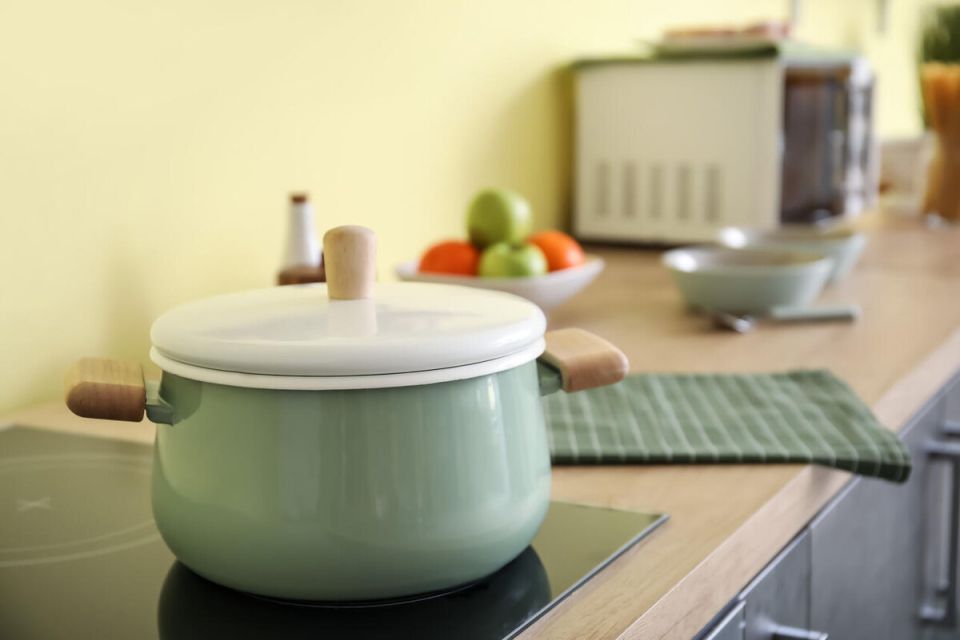 Устранение сколов на эмалированной посуде: простые решения для домашнего хозяйства