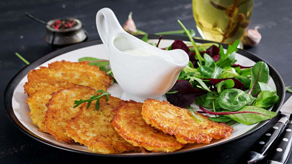 Простейшие пирожки «Капустники» приготовите за 15 минут: долго возиться с тестом не придется