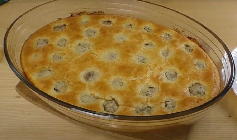 Как ленивый пирог с фрикадельками упрощает жизнь на ужин