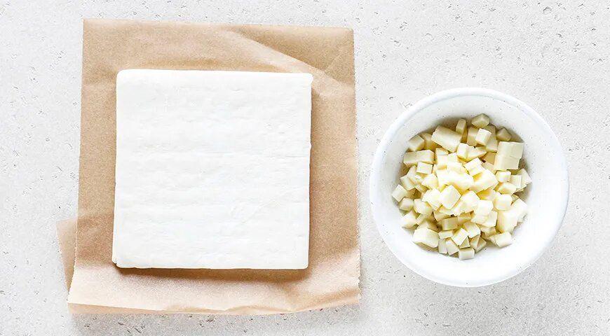 Сырные слойки из готового теста: простой и вкусный рецепт